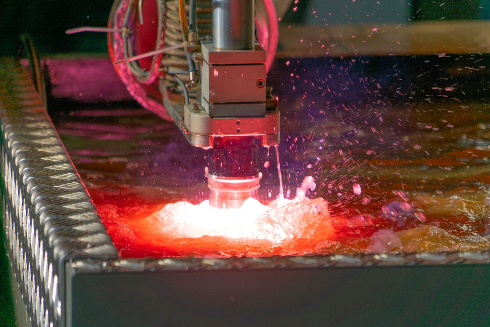 Can You Plasma Cut Aluminum on a Water Table?